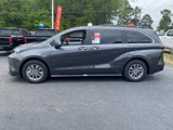 New 2025 Toyota Sienna XLE image 4