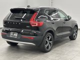 Used 2024 Volvo XC40 B5 Core image 2