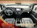 New 2025 Chrysler Pacifica Select image 4