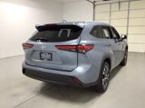 Used 2022 Toyota Highlander XLE image 4