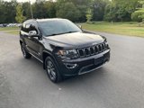 Used 2017 Jeep Grand Cherokee Limited image 3
