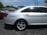 Used 2017 Ford Taurus SE image 5