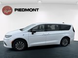 New 2025 Chrysler Pacifica Select image 3