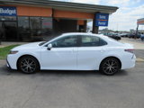 Used 2023 Toyota Camry SE image 2