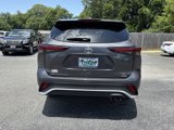 Used 2024 Toyota Highlander XSE image 4