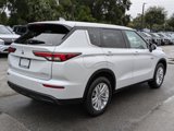 New 2025 Mitsubishi Outlander ES image 4