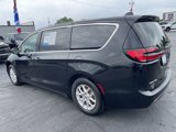 Used 2023 Chrysler Pacifica Touring-L image 4