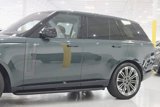 Used 2023 Land Rover Range Rover SE image 3