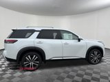 New 2025 Nissan Pathfinder Platinum image 4