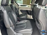 Used 2022 Chrysler Pacifica Touring-L image 5