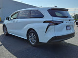 Used 2025 Toyota Sienna LE image 4