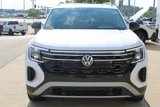 New 2026 Volkswagen Atlas Peak Edition image 2