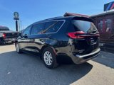 Used 2021 Chrysler Pacifica Touring-L image 4