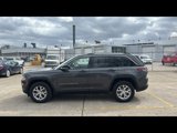 Used 2023 Jeep Grand Cherokee Limited image 3