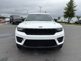 Used 2024 Jeep Grand Cherokee Altitude image 3