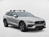 Used 2023 Volvo V60 B5 Cross Country Plus image 3