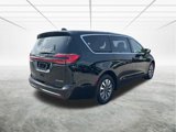 New 2025 Chrysler Pacifica Select image 4