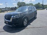 New 2025 Nissan Pathfinder SL image 3