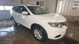 Used 2016 Nissan Rogue SV image 2