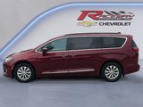 Used 2017 Chrysler Pacifica Touring-L image 2