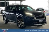 New 2025 Nissan Pathfinder Platinum image 2