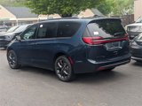 New 2025 Chrysler Pacifica Limited image 4