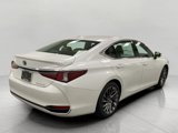 New 2025 Lexus ES 300h Ultra Luxury image 3