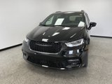 New 2025 Chrysler Pacifica Limited image 3