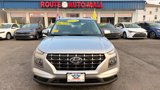 Used 2024 Hyundai Venue SEL image 3