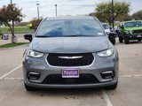New 2025 Chrysler Pacifica Select image 2