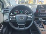 Used 2021 Toyota Sienna XLE image 6