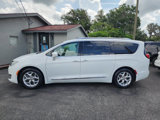 Used 2017 Chrysler Pacifica Touring-L Plus w/ Advanced Safetytec Group image 2