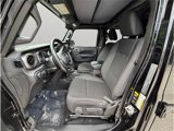 Used 2022 Jeep Gladiator Sport image 2