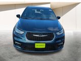 New 2025 Chrysler Pacifica Select image 2