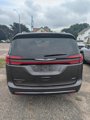 Used 2021 Chrysler Pacifica Touring-L image 6