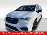 New 2025 Chrysler Pacifica Limited w/ Uconnect Theater Family Group image 3