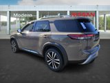 New 2025 Nissan Pathfinder Platinum image 4