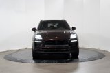 Certified 2024 Porsche Macan image 2