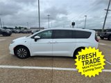 Used 2023 Chrysler Pacifica Touring-L image 4
