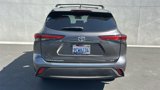 Used 2022 Toyota Highlander XLE image 3