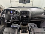Used 2014 Chrysler Town & Country Touring-L w/ Driver Convenience Group image 2