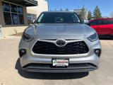 Used 2021 Toyota Highlander LE image 3
