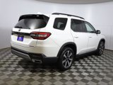 Used 2024 Honda Pilot Touring image 5