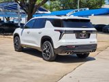 Used 2025 Chevrolet Traverse High Country image 3