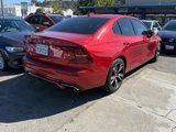 Used 2019 Volvo S60 T6 R-Design image 3
