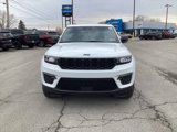 New 2025 Jeep Grand Cherokee Limited w/ Black Appearance Package image 2