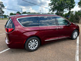 Used 2018 Chrysler Pacifica Touring-L Plus image 4