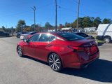 Used 2020 Nissan Altima 2.5 SR w/ Premium Package image 3