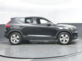 Used 2022 Volvo XC40 T4 Momentum image 4