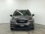 Used 2022 Chrysler Pacifica Touring-L image 2